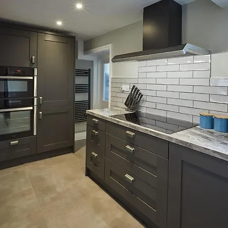 4 Bed In Oc-a29734 *