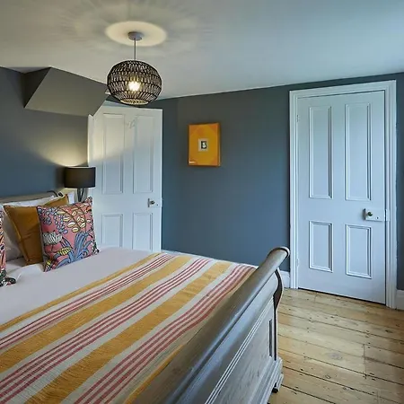 4 Bed In Oc-a29734 *
